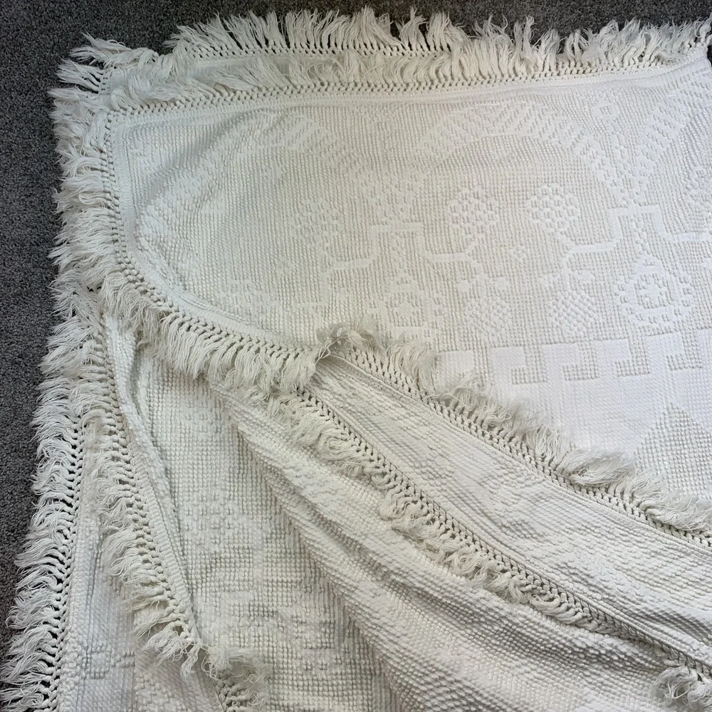 Fringed Chenille Medallion Bedspread Mid Century Off White Cotton 76 x 109 King